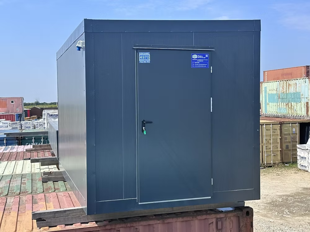 Conteneur Bureau 2,5×4 m – Pavillon de Sécurité Loge Gardien - AGRIVITI MATERIEL AGRICOLE