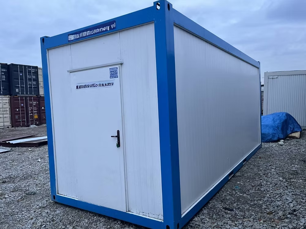 Conteneur Bureau 2,5 × 6 m – Chauffé, avec fenêtres - AGRIVITI MATERIEL AGRICOLE