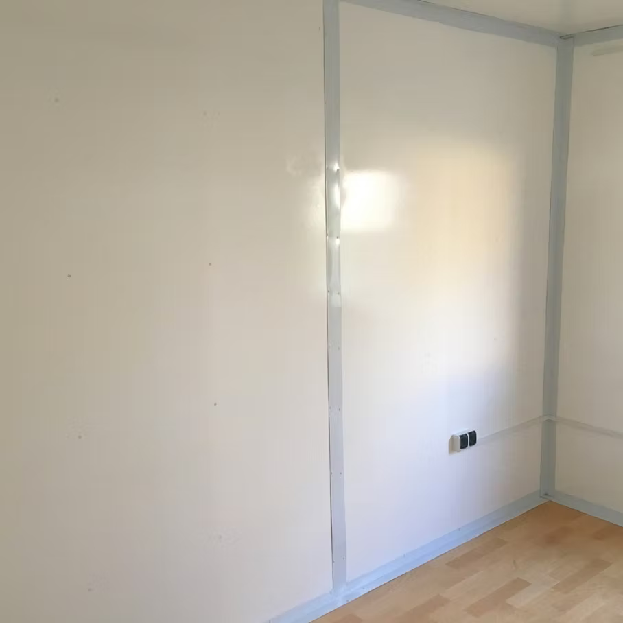 Conteneur Bureau 6 m avec Douche, Lavabo et WC - AGRIVITI MATERIEL AGRICOLE