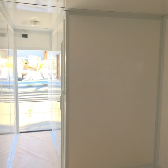 Conteneur Bureau 6 m avec Douche, Lavabo et WC - AGRIVITI MATERIEL AGRICOLE