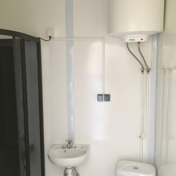 Conteneur Bureau 6 m avec Douche, Lavabo et WC - AGRIVITI MATERIEL AGRICOLE