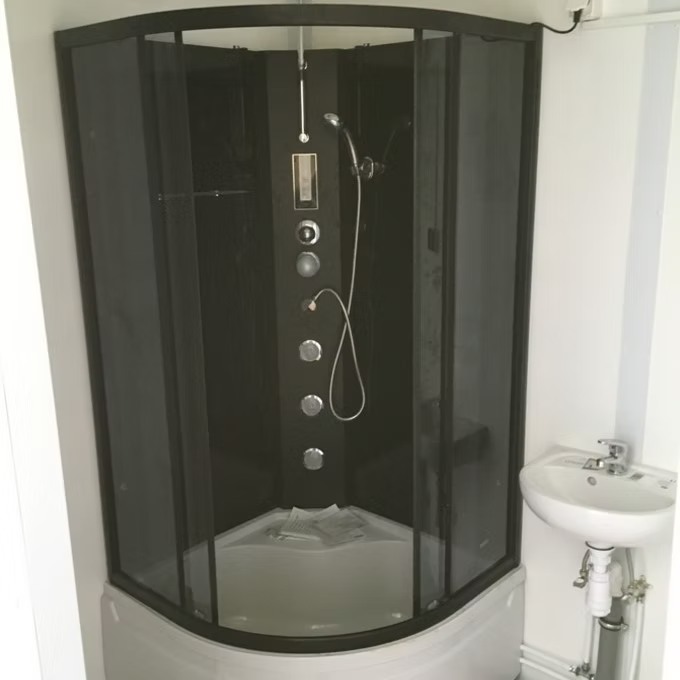 Conteneur Bureau 6 m avec Douche, Lavabo et WC - AGRIVITI MATERIEL AGRICOLE