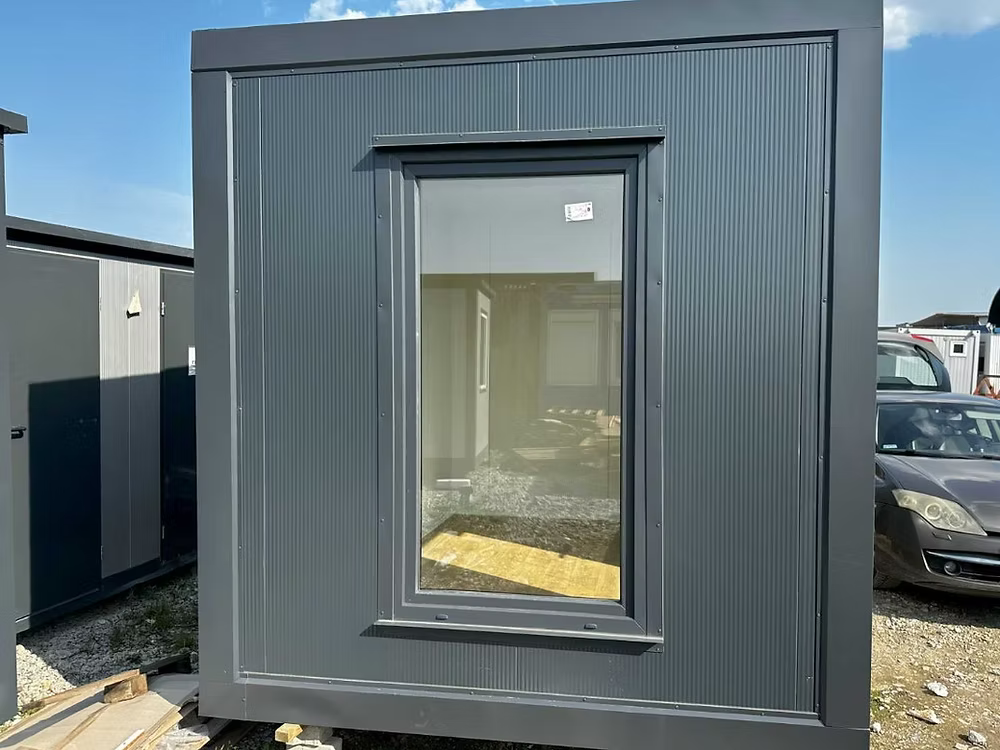 Conteneur bureau espace commercial ouvert – 13,5 m² - AGRIVITI MATERIEL AGRICOLE