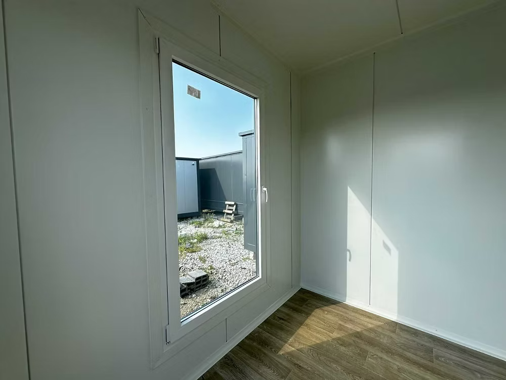 Conteneur bureau espace commercial ouvert – 13,5 m² - AGRIVITI MATERIEL AGRICOLE