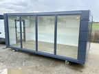 Conteneur commercial 3 × 6 m – Open space avec vitrines - AGRIVITI MATERIEL AGRICOLE
