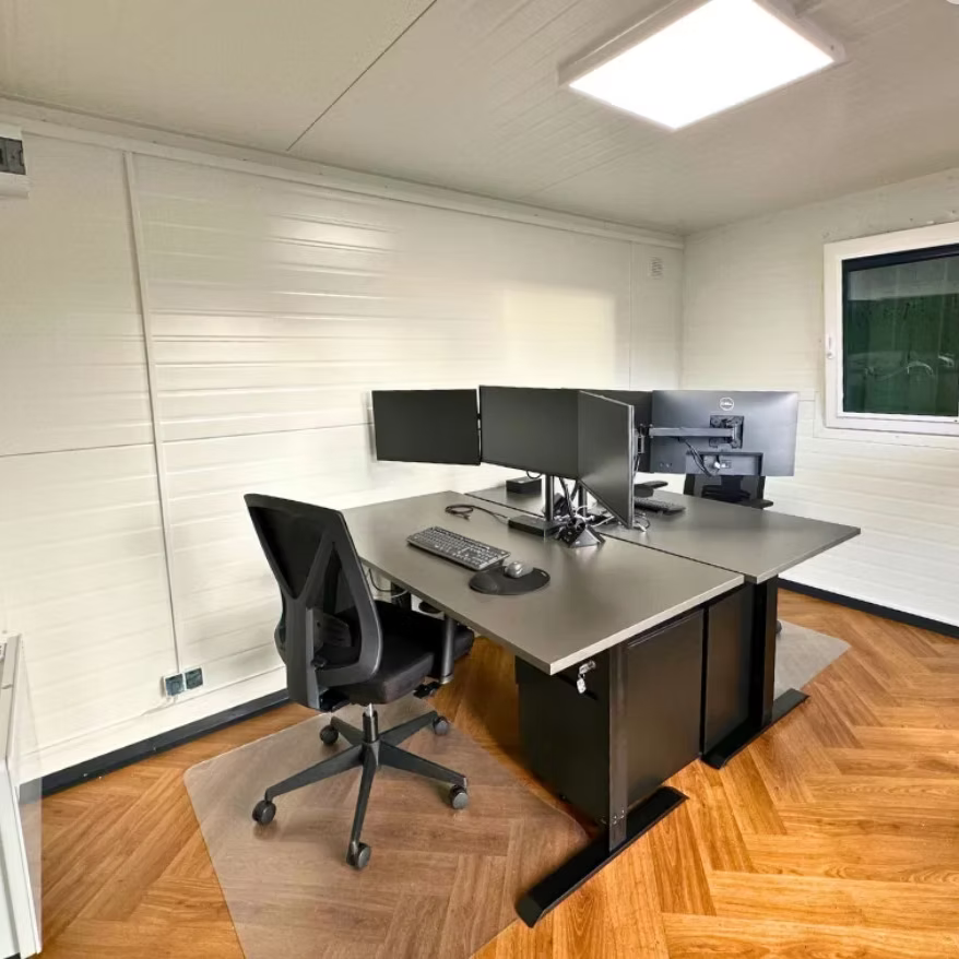 Conteneur isolé 4 × 3 m – Modèle Barcelone - AGRIVITI MATERIEL AGRICOLE