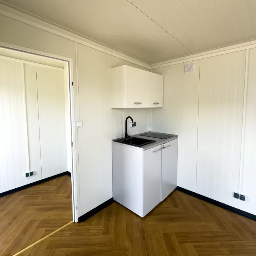 Conteneur isolé 6 × 3 m – Modèle Milan avec cuisine et toilettes - AGRIVITI MATERIEL AGRICOLE