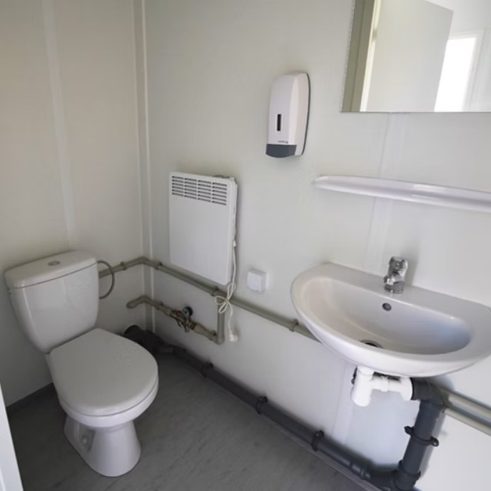 Conteneur isolé 6 × 3 m avec coin sanitaire et cuisine - AGRIVITI MATERIEL AGRICOLE