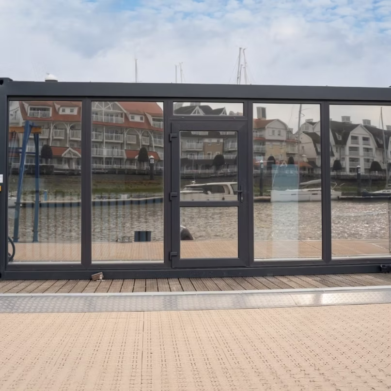 Conteneur isolé 6 × 3 m avec façade vitrée - AGRIVITI MATERIEL AGRICOLE