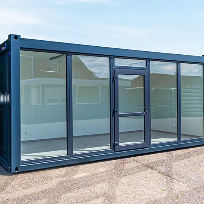 Conteneur isolé 6 × 3 m avec façade vitrée - AGRIVITI MATERIEL AGRICOLE