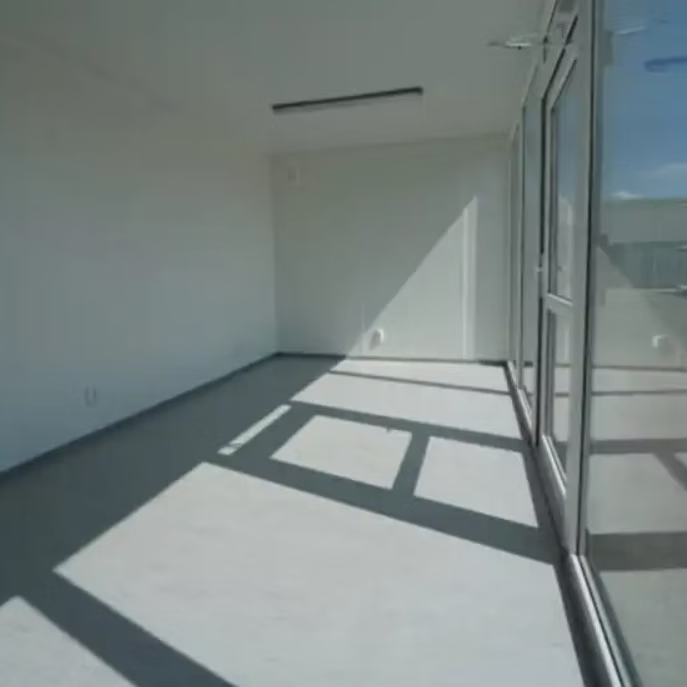 Conteneur isolé 6 × 3 m avec façade vitrée - AGRIVITI MATERIEL AGRICOLE