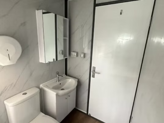 Conteneur mobile 19 × 20 ft – Modèle Tiny House Deluxe - AGRIVITI MATERIEL AGRICOLE