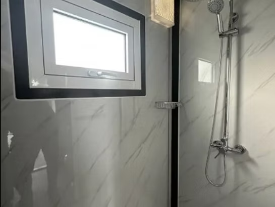Conteneur mobile 19 × 20 ft – Modèle Tiny House Deluxe - AGRIVITI MATERIEL AGRICOLE