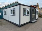 Conteneur mobile 19 × 20 ft – Modèle Tiny House Deluxe - AGRIVITI MATERIEL AGRICOLE