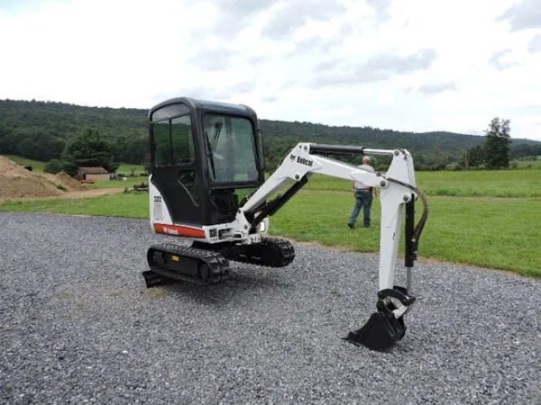 Bobcat 322G+Godets-Mini pelle –1,6 tonnes - AGRIVITI MATERIEL AGRICOLE