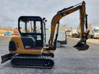 Caterpillar 302.5 (2002) – Mini-Pelle 2T8 en Bon État - AGRIVITI MATERIEL AGRICOLE