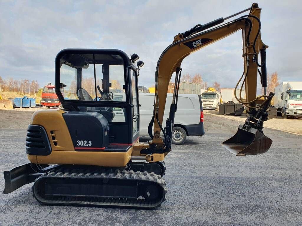 Caterpillar 302.5 (2002) – Mini-Pelle 2T8 en Bon État - AGRIVITI MATERIEL AGRICOLE