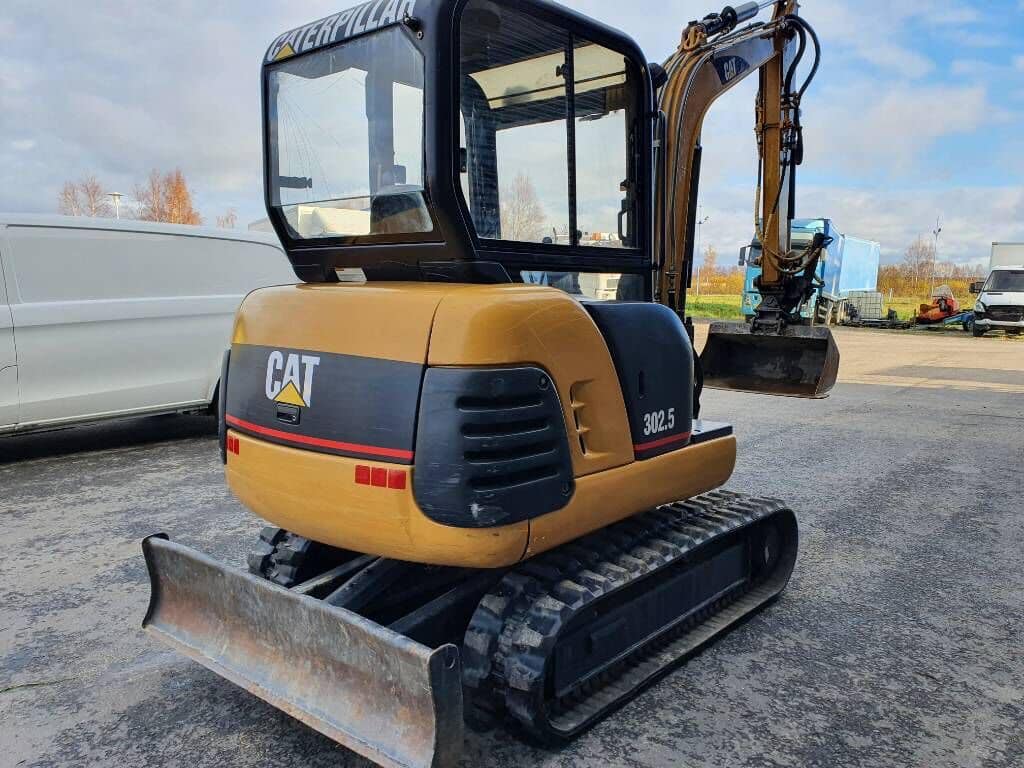 Caterpillar 302.5 (2002) – Mini-Pelle 2T8 en Bon État - AGRIVITI MATERIEL AGRICOLE
