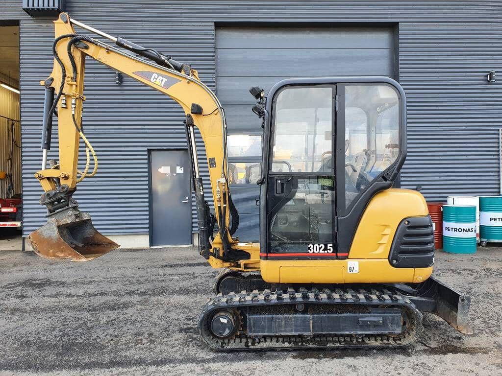 Caterpillar 302.5 (2002) – Mini-Pelle 2T8 en Bon État - AGRIVITI MATERIEL AGRICOLE