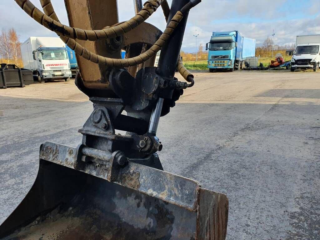 Caterpillar 302.5 (2002) – Mini-Pelle 2T8 en Bon État - AGRIVITI MATERIEL AGRICOLE