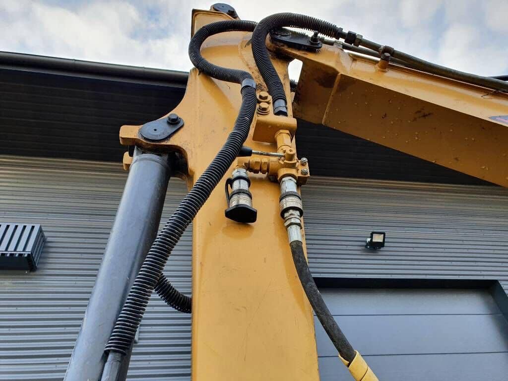 Caterpillar 302.5 (2002) – Mini-Pelle 2T8 en Bon État - AGRIVITI MATERIEL AGRICOLE