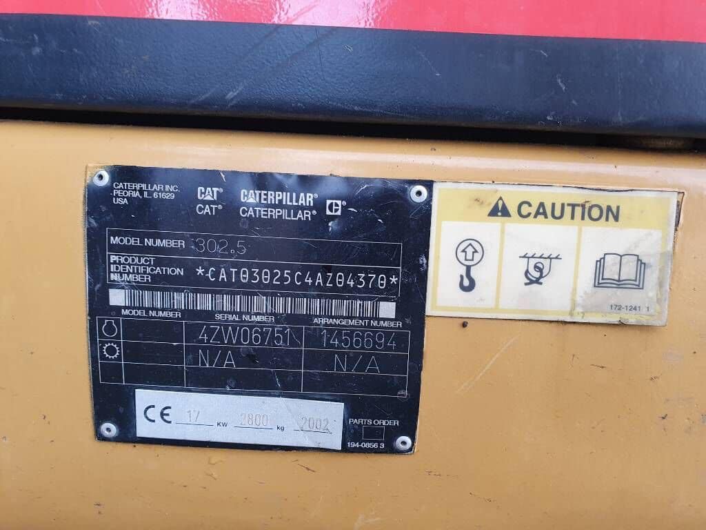 Caterpillar 302.5 (2002) – Mini-Pelle 2T8 en Bon État - AGRIVITI MATERIEL AGRICOLE