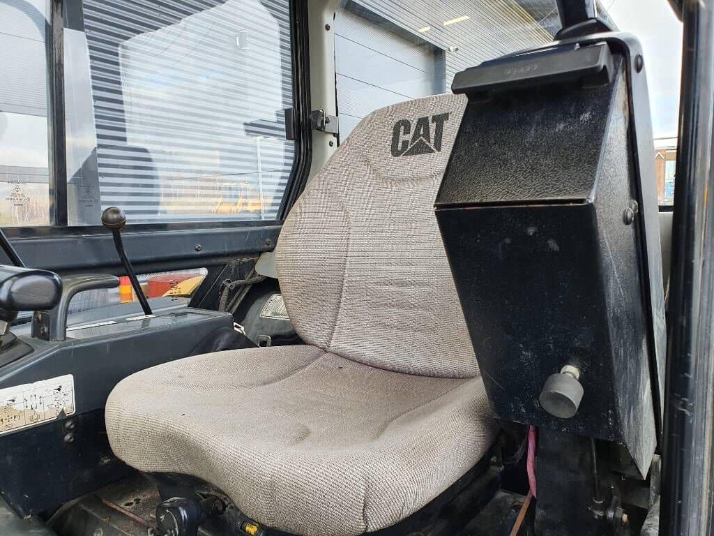 Caterpillar 302.5 (2002) – Mini-Pelle 2T8 en Bon État - AGRIVITI MATERIEL AGRICOLE