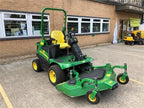 Équipement de tonte frontal John Deere 1570 – 4RM - AGRIVITI MATERIEL AGRICOLE