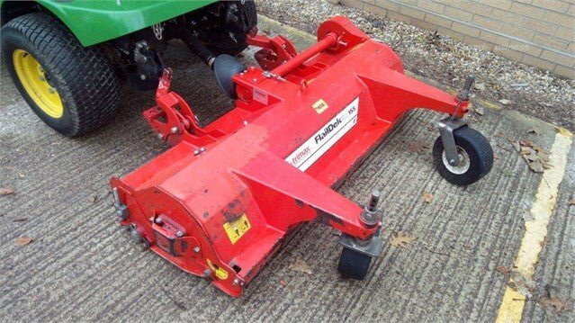 Équipement de tonte frontal John Deere 1570– 4RM - AGRIVITI MATERIEL AGRICOLE