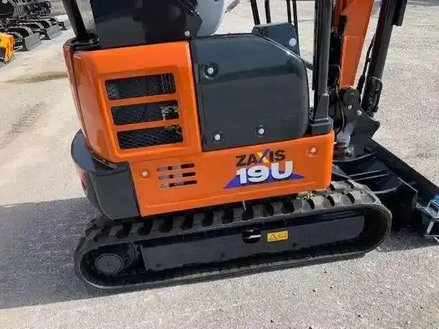 Hitachi ZAXIS 19U – Mini pelle 1,8 T - AGRIVITI MATERIEL AGRICOLE
