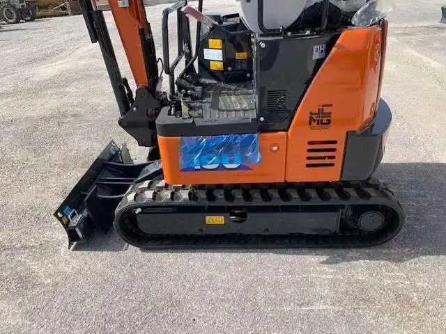 Hitachi ZAXIS 19U – Mini pelle 1,8 T - AGRIVITI MATERIEL AGRICOLE