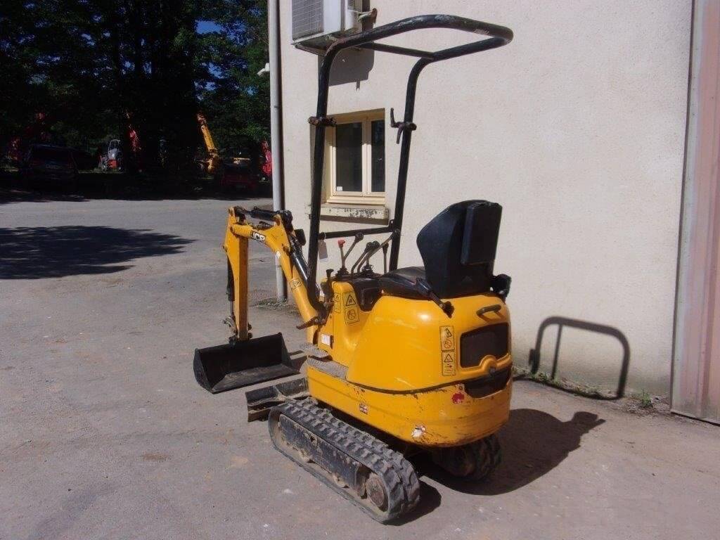 JCB 8008 CTS – Mini pelle avec 3 Godets - AGRIVITI MATERIEL AGRICOLE