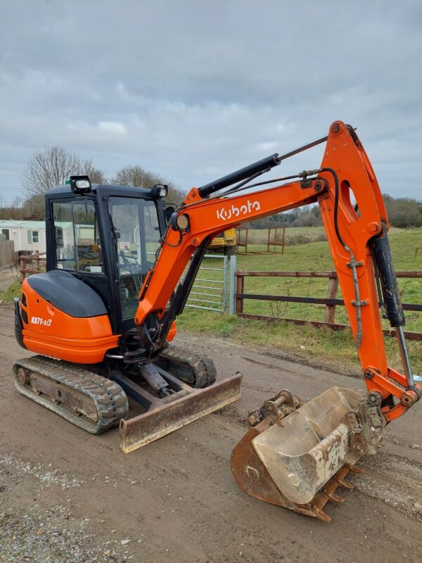 Kubota KX71-3+2 Godets-Mini pelle – 2,5 t - AGRIVITI MATERIEL AGRICOLE