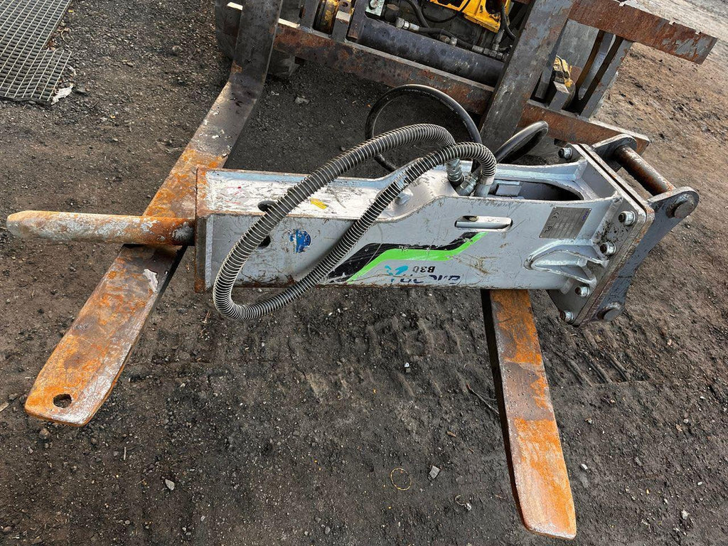 Kubota U2-3EU+Mini pelle 2,5t- avec remorque - AGRIVITI MATERIEL AGRICOLE