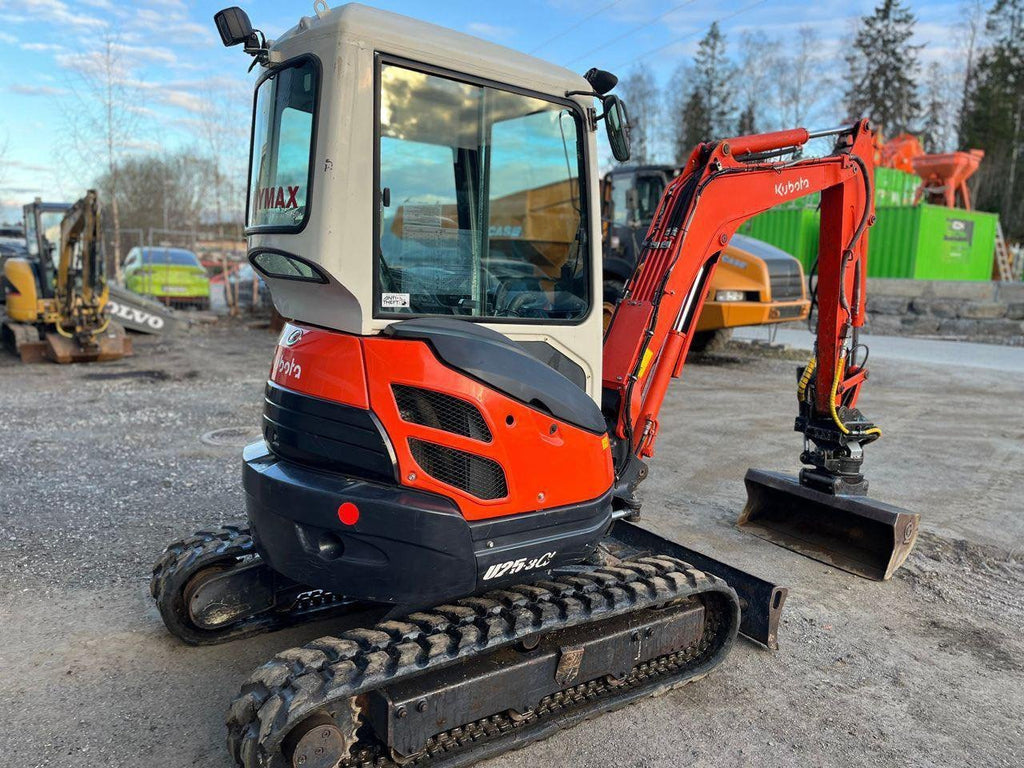 Kubota U2-3EU+Mini pelle 2,5t- avec remorque - AGRIVITI MATERIEL AGRICOLE
