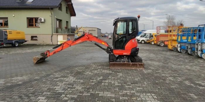 Kubota U25-3 – Mini-pelle d’occasion - AGRIVITI MATERIEL AGRICOLE