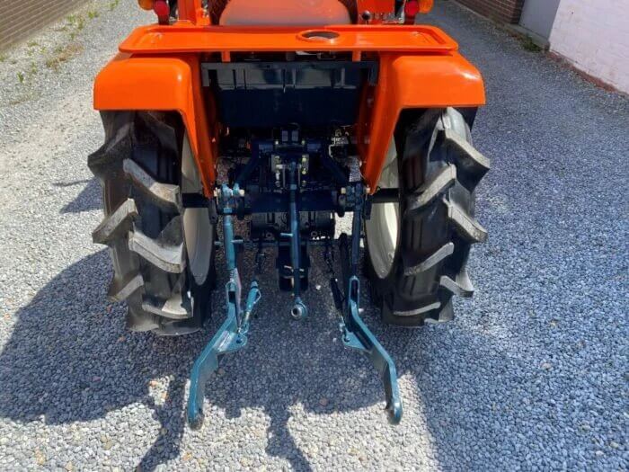 Micro-tracteur Kubota B1600D – 20 ch – 4RM – Chargeur neuf inclus - AGRIVITI MATERIEL AGRICOLE