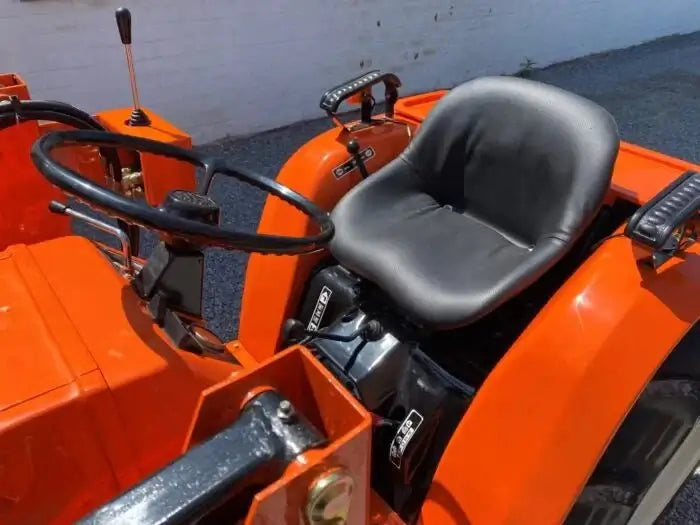 Micro-tracteur Kubota B1600D – 20 ch – 4RM – Chargeur neuf inclus - AGRIVITI MATERIEL AGRICOLE