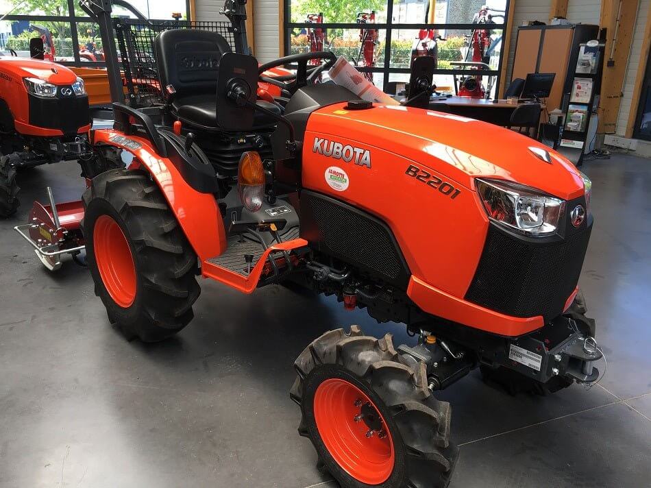 Kubota B2201 DW – Matériel agricole compact - AGRIVITI MATERIEL AGRICOLE