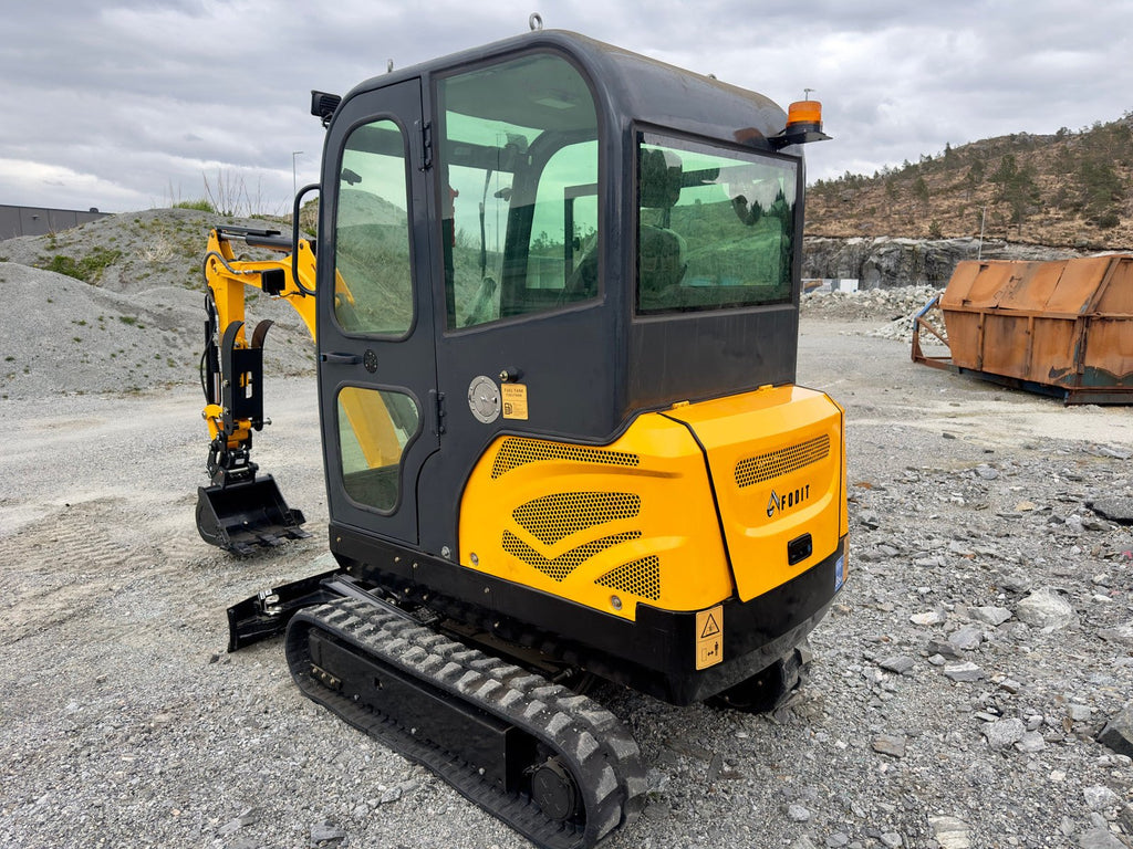 Mini-pelle Fodit FT330 – 2,5 t – avec remorque - AGRIVITI MATERIEL AGRICOLE