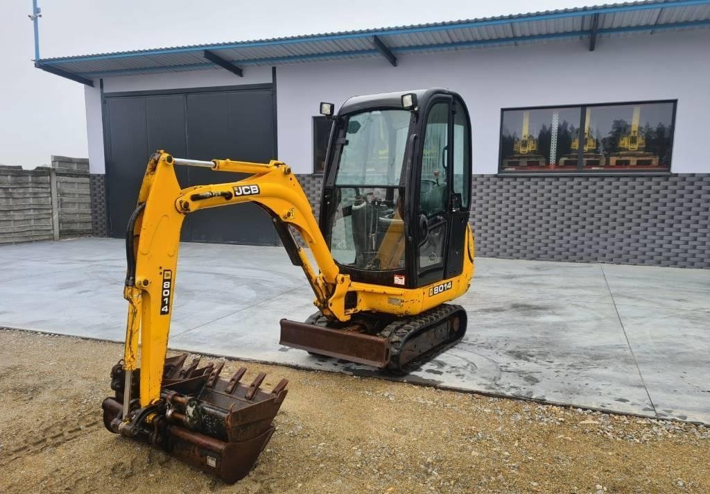 Mini-pelle JCB 8014 – 1,4 t – avec 3 godets - AGRIVITI MATERIEL AGRICOLE