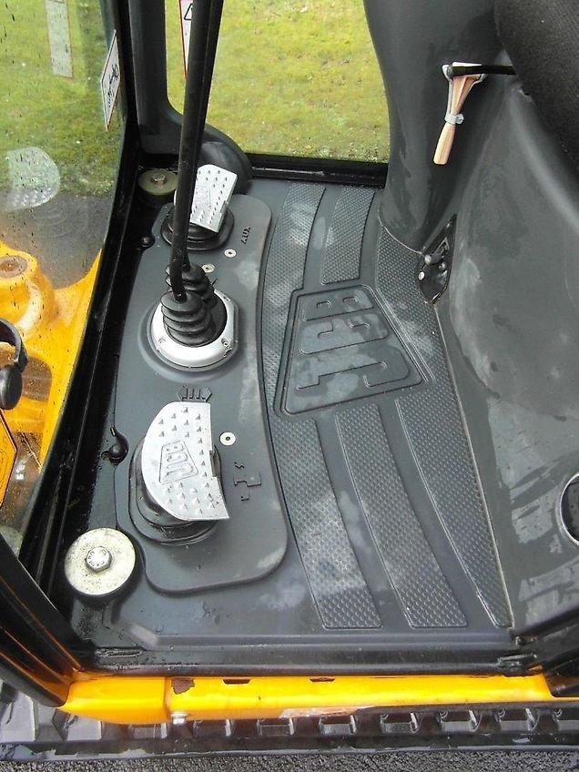 Mini-pelle JCB 8018 CTS – 1.8T – Avec 4 godets – Occasion - AGRIVITI MATERIEL AGRICOLE