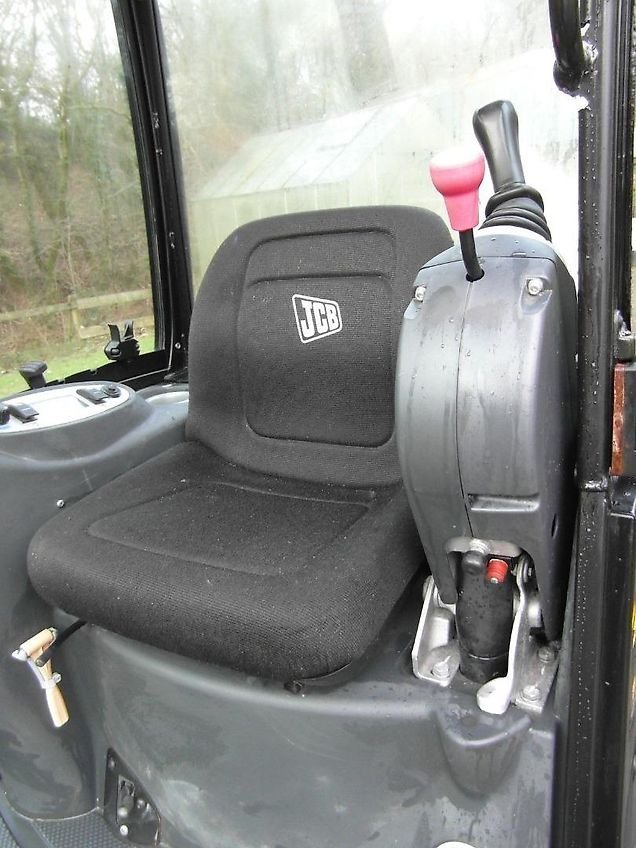 Mini-pelle JCB 8018 CTS – 1.8T – Avec 4 godets – Occasion - AGRIVITI MATERIEL AGRICOLE