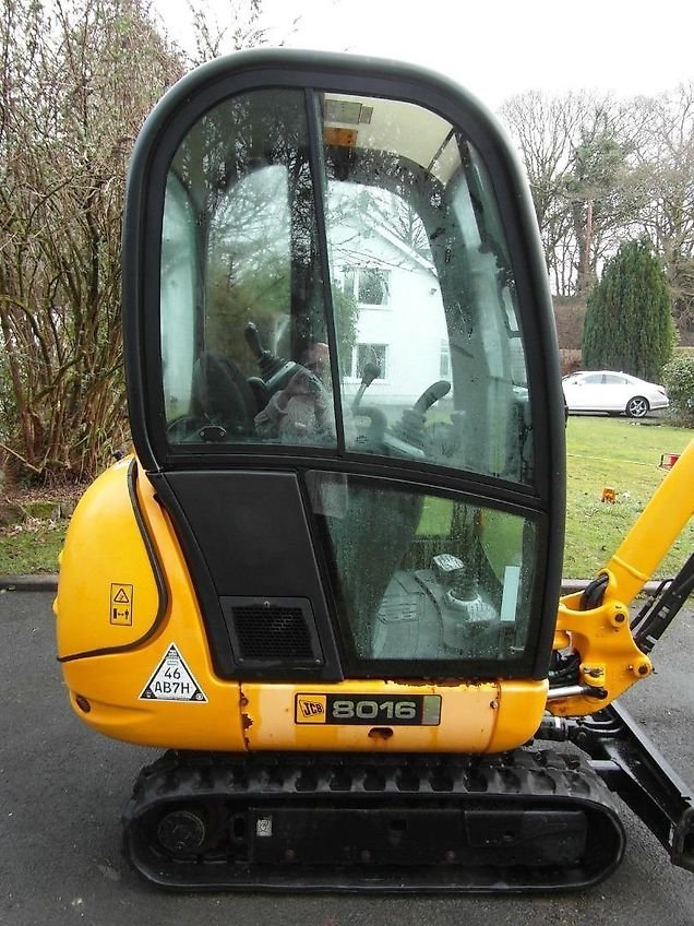 Mini-pelle JCB 8018 CTS – 1.8T – Avec 4 godets – Occasion - AGRIVITI MATERIEL AGRICOLE