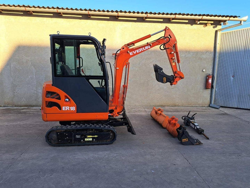 Mini-pelle Kubota U17-3 – 1.7T – Avec accessoires – Occasion - AGRIVITI MATERIEL AGRICOLE