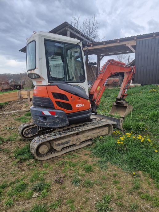 Mini-pelle Kubota U25-3 – 2,6 t – avec 3 godets - AGRIVITI MATERIEL AGRICOLE