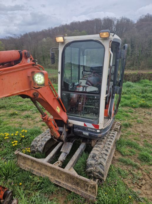 Mini-pelle Kubota U25-3 – 2,6 t – avec 3 godets - AGRIVITI MATERIEL AGRICOLE
