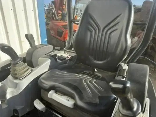 Mini-pelle Kubota U27-4 – 2,6 t – 2015 - AGRIVITI MATERIEL AGRICOLE