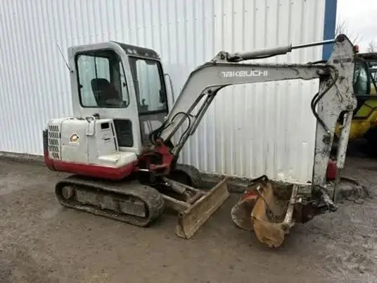 Takeuchi TB125 – Mini pelle cabine 2007 – Matériel de chantier - AGRIVITI MATERIEL AGRICOLE
