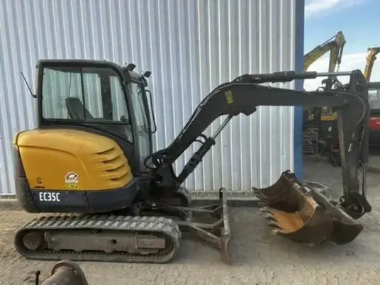 Kubota L1-382 – Matériel agricole compact - AGRIVITI MATERIEL AGRICOLE